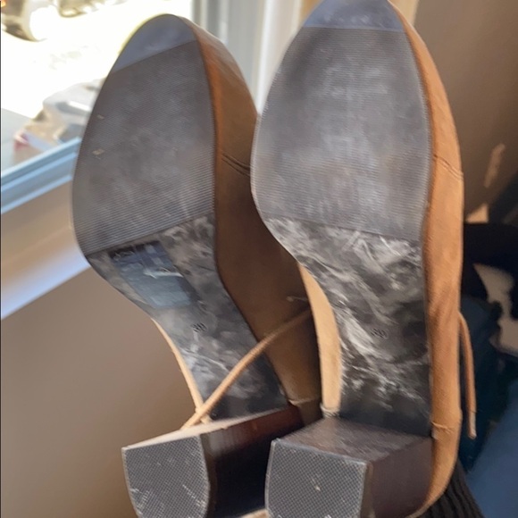 H&M tan heeled booties, Size 9 - Picture 4 of 5